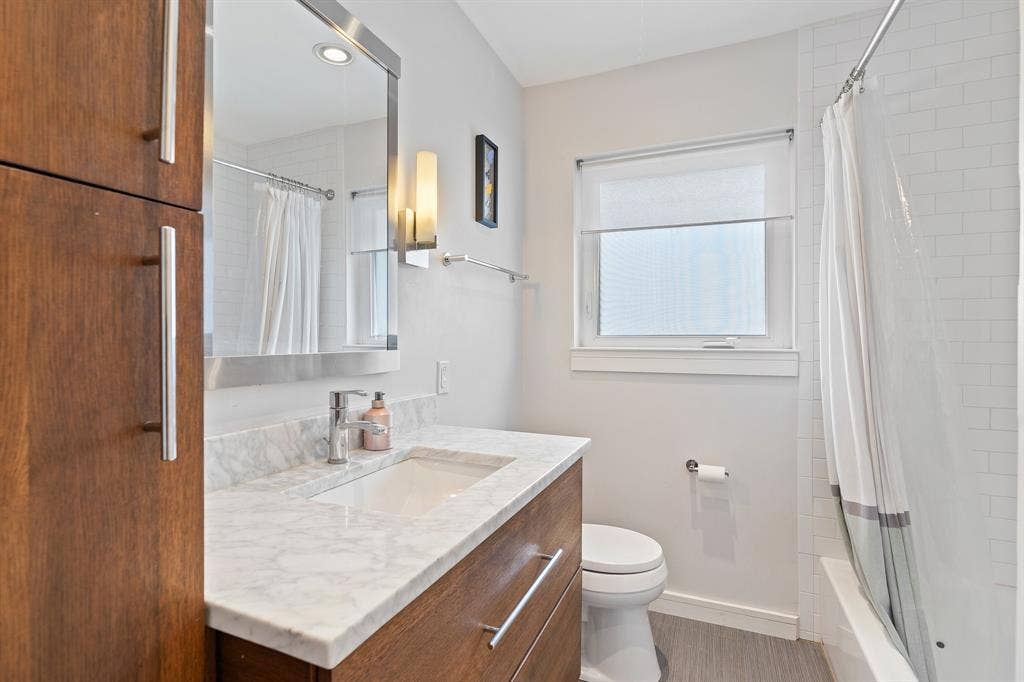 7418 Fenton Drive, Dallas, TX 75231 7418 Fenton Drive, Dallas, TX 75231