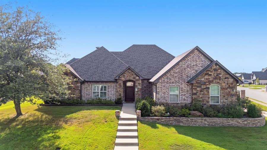 Property photo for 2513 Barton Creek Circle, Tyler, TX