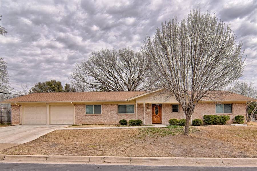 Property photo for 7233 Overhill Road, Fort Worth, TX