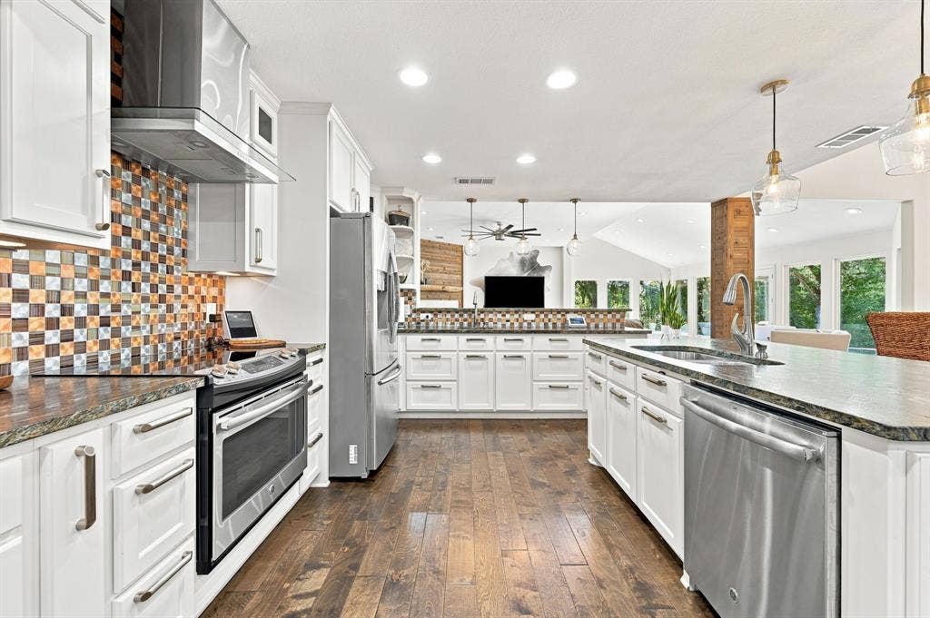 3840 Mockingbird Lane, Midlothian, TX 76065