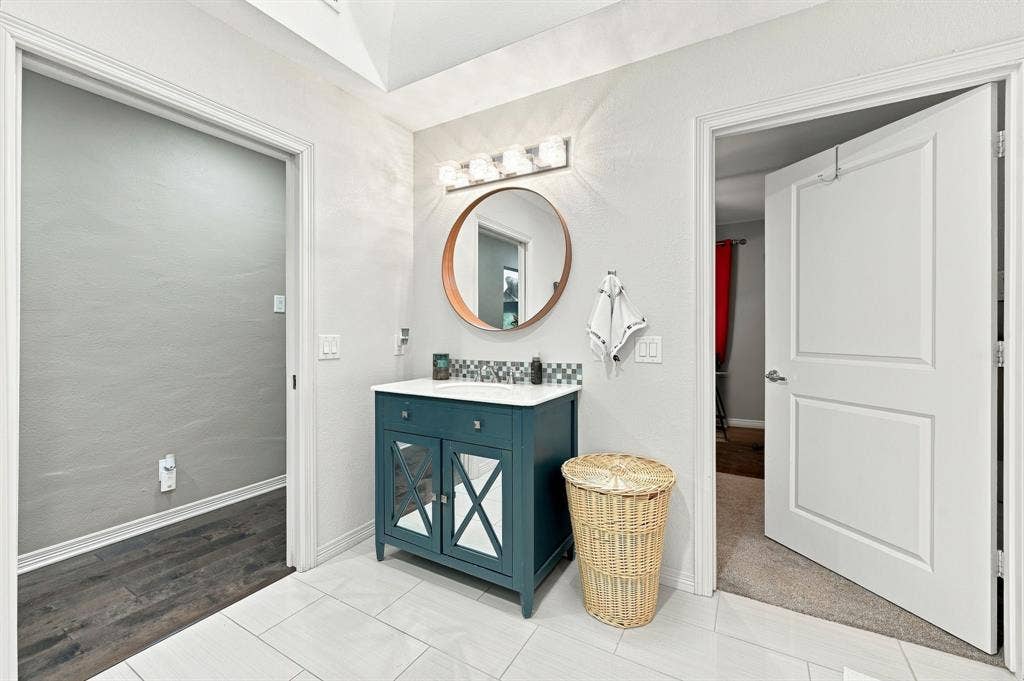 3840 Mockingbird Lane, Midlothian, TX 76065