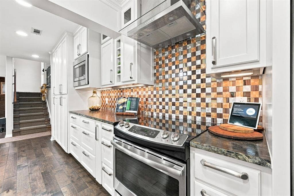 3840 Mockingbird Lane, Midlothian, TX 76065