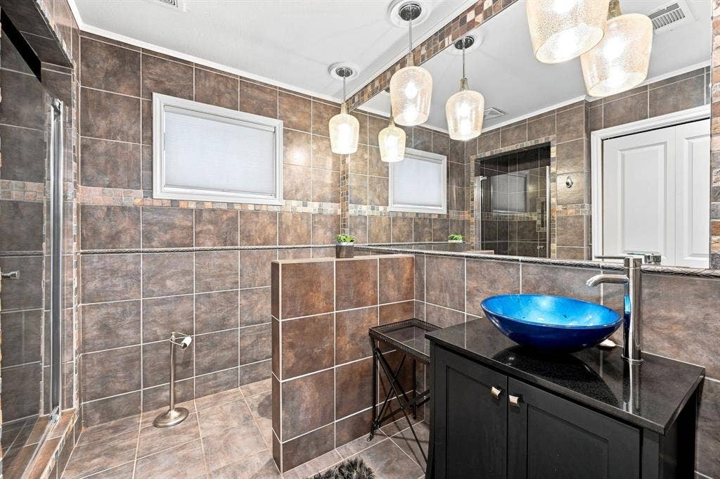 3840 Mockingbird Lane, Midlothian, TX 76065