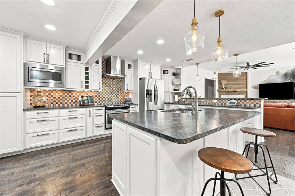 3840 Mockingbird Lane, Midlothian, TX 76065