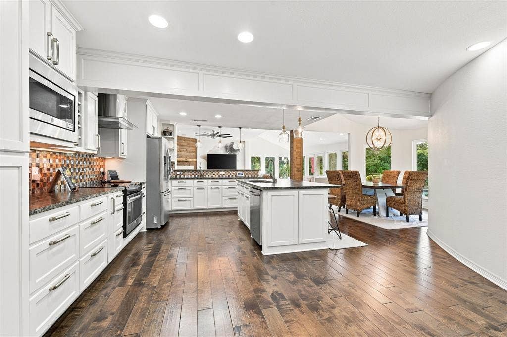 3840 Mockingbird Lane, Midlothian, TX 76065