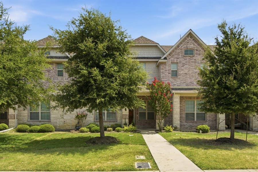 Property photo for 4818 Empire Way, Irving, TX