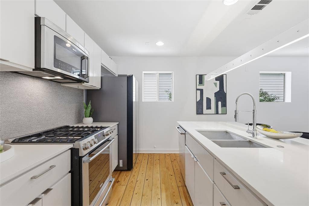 4214 Swiss Avenue, #A, Dallas, TX 75204 4214 Swiss Avenue, #A, Dallas, TX 75204