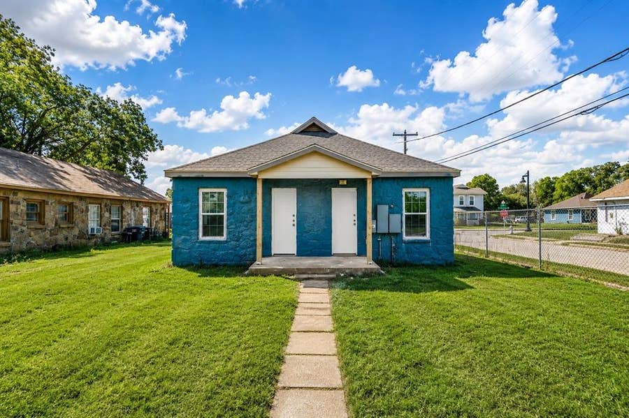 Property photo for 1601 E Hattie Street, Fort Worth, TX