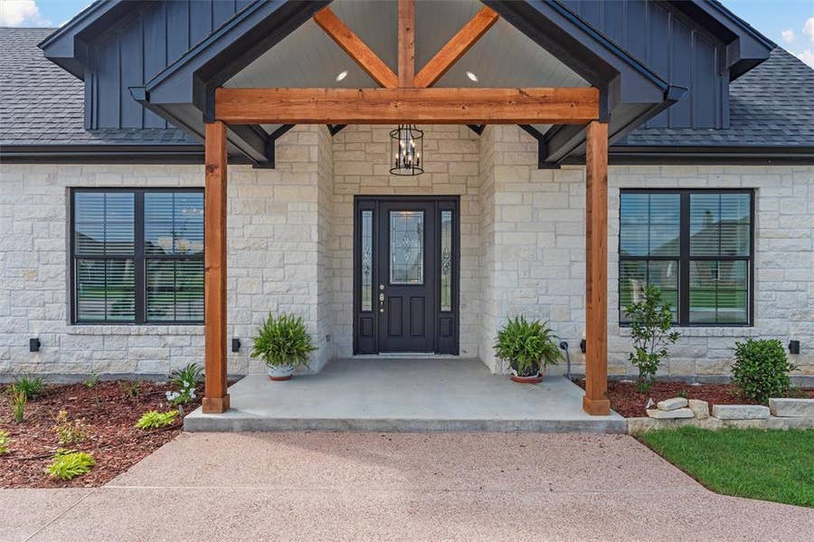 Property photo for 113 Water View Lane, Robinson, TX