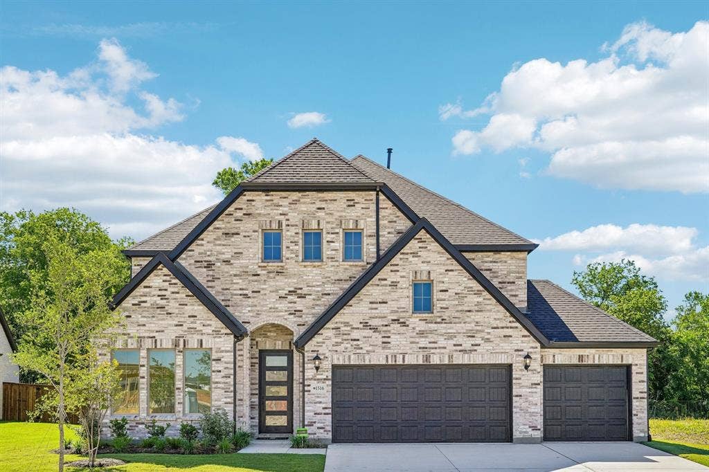 1516 Rose Mallow Road, Celina, TX 75009 Beautiful, sophisticated and packed with style, our new homes in Cross Creek Meadows were designed with you in mind!