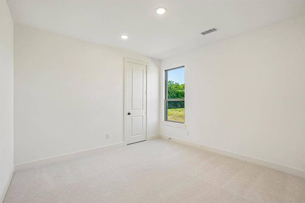 1516 Rose Mallow Road, Celina, TX 75009 You'll find nicely sized secondary bedrooms in our Sinclaire III plan.