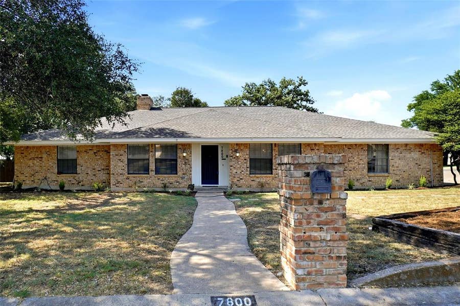 Property photo for 7800 Skylake Drive, Fort Worth, TX