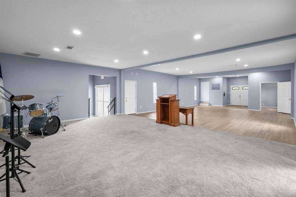 1905 El Paso Street, Grand Prairie, TX 75051 1905 El Paso Street, Grand Prairie, TX 75051