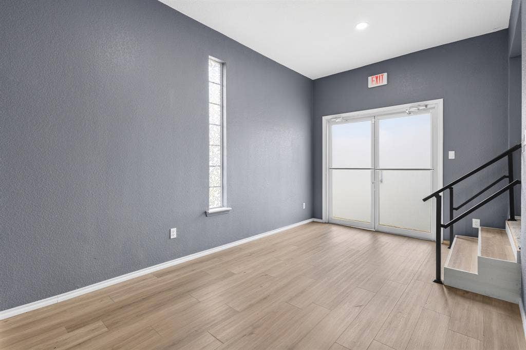 1905 El Paso Street, Grand Prairie, TX 75051 1905 El Paso Street, Grand Prairie, TX 75051