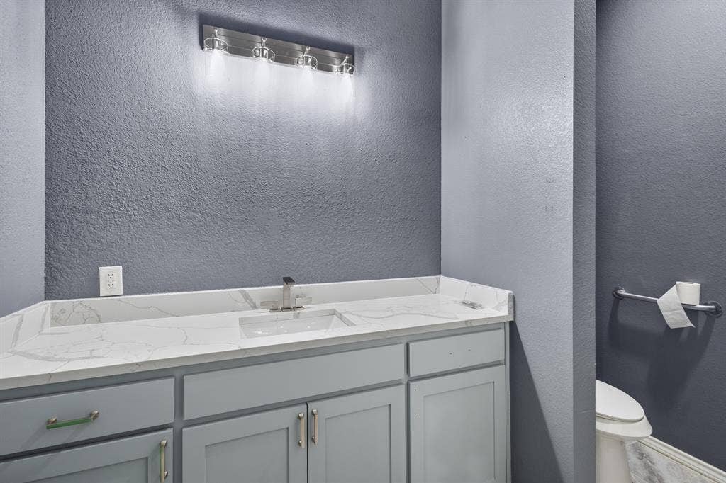 1905 El Paso Street, Grand Prairie, TX 75051 1905 El Paso Street, Grand Prairie, TX 75051