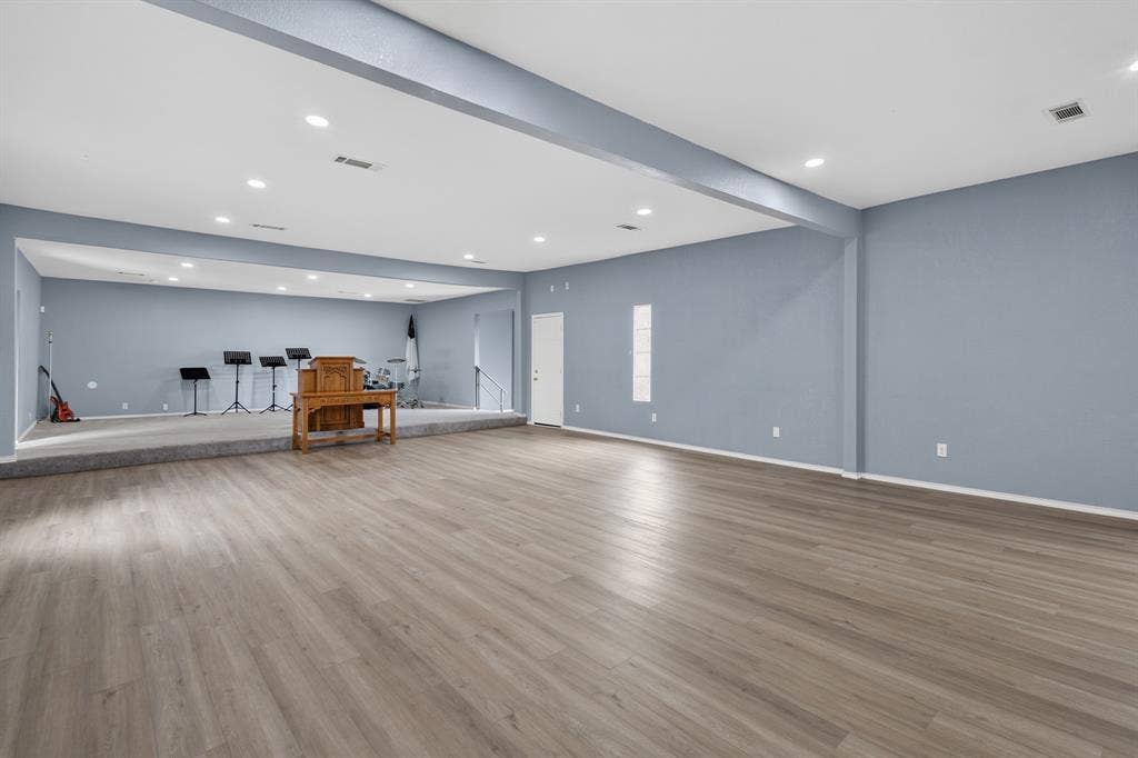 1905 El Paso Street, Grand Prairie, TX 75051 1905 El Paso Street, Grand Prairie, TX 75051