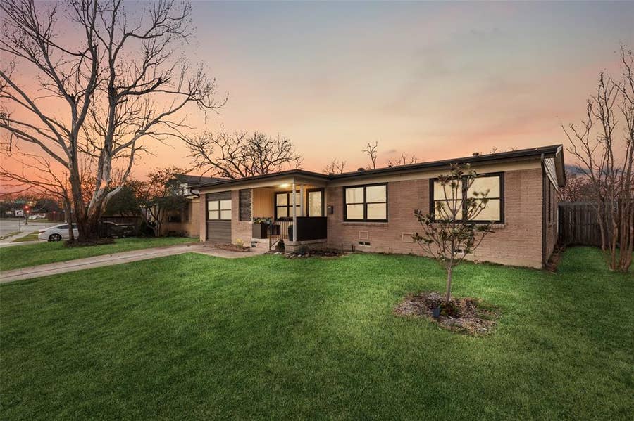 Property photo for 10811 Mandalay Drive, Dallas, TX