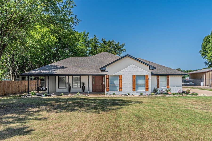 Property photo for 2811 Seagoville Road, Seagoville, TX