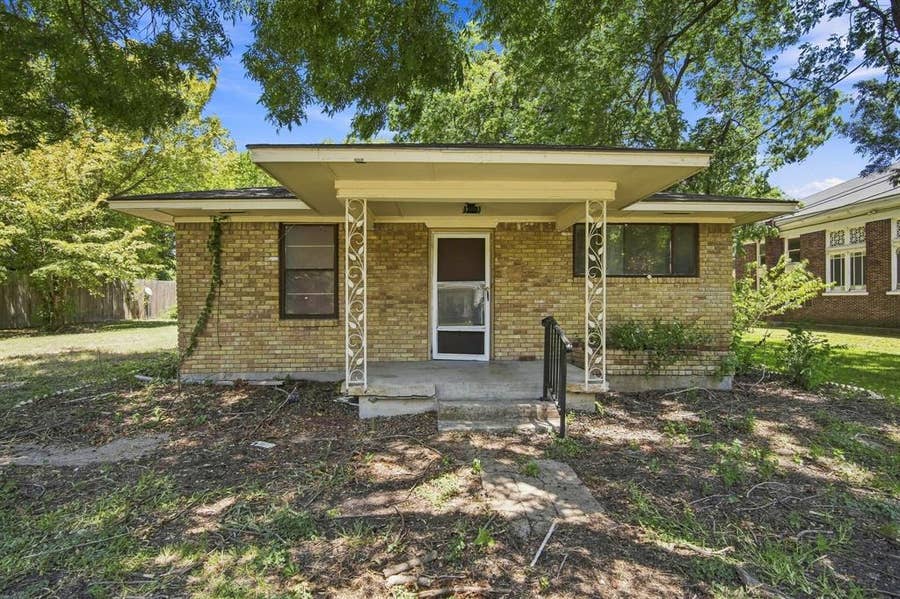 Property photo for 204 Methodist Street, Red Oak, TX