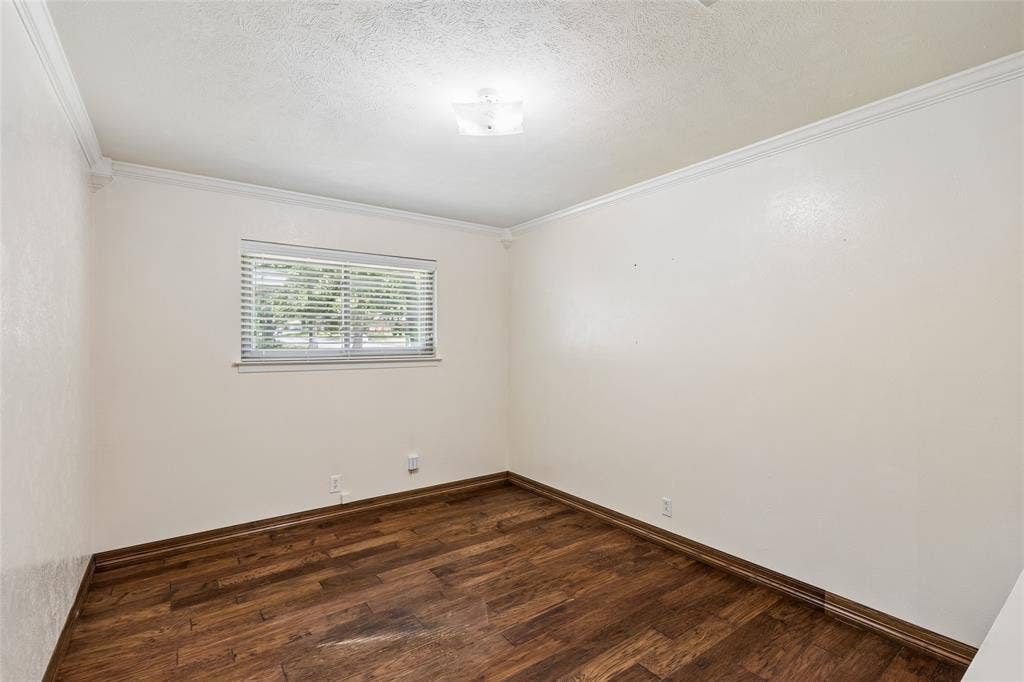 505 Caduceus Lane, Hurst, TX 76053 This bedroom is a perfect size for a home office, children's room, bunk room or computer room.