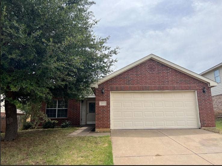 Property photo for 1601 Hedgewood Trail, Fort Worth, TX