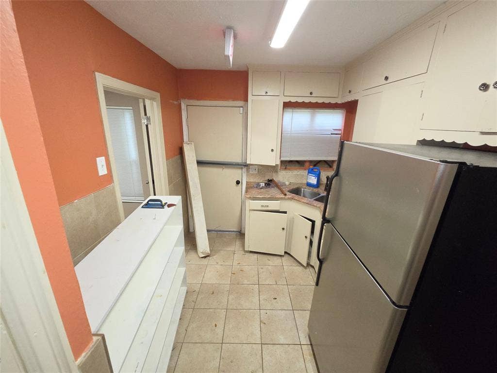 8805 Lake June Road, Dallas, TX 75217 8805 Lake June Road, Dallas, TX 75217