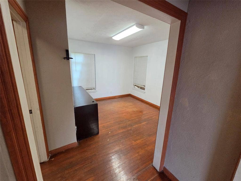 8805 Lake June Road, Dallas, TX 75217 8805 Lake June Road, Dallas, TX 75217