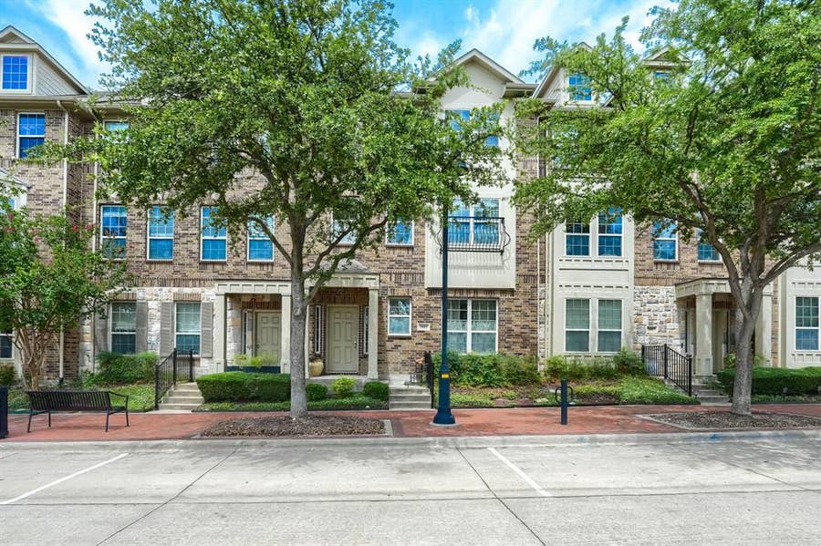 Property photo for 3885 Asbury Lane, Addison, TX