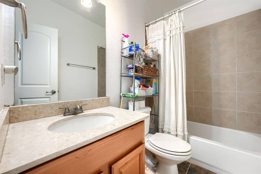 3885 Asbury Lane, Addison, TX 75001 3885 Asbury Lane, Addison, TX 75001