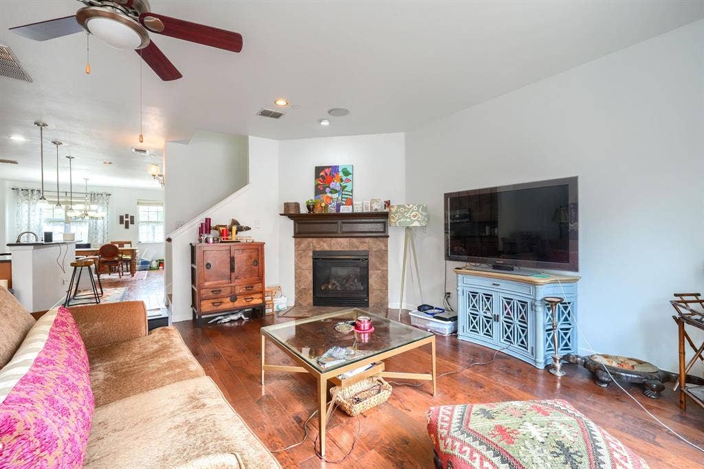 3885 Asbury Lane, Addison, TX 75001 3885 Asbury Lane, Addison, TX 75001