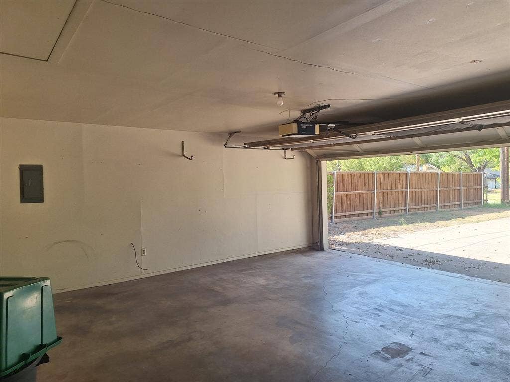 906 Sharpshire Street, Grand Prairie, TX 75050 906 Sharpshire Street, Grand Prairie, TX 75050