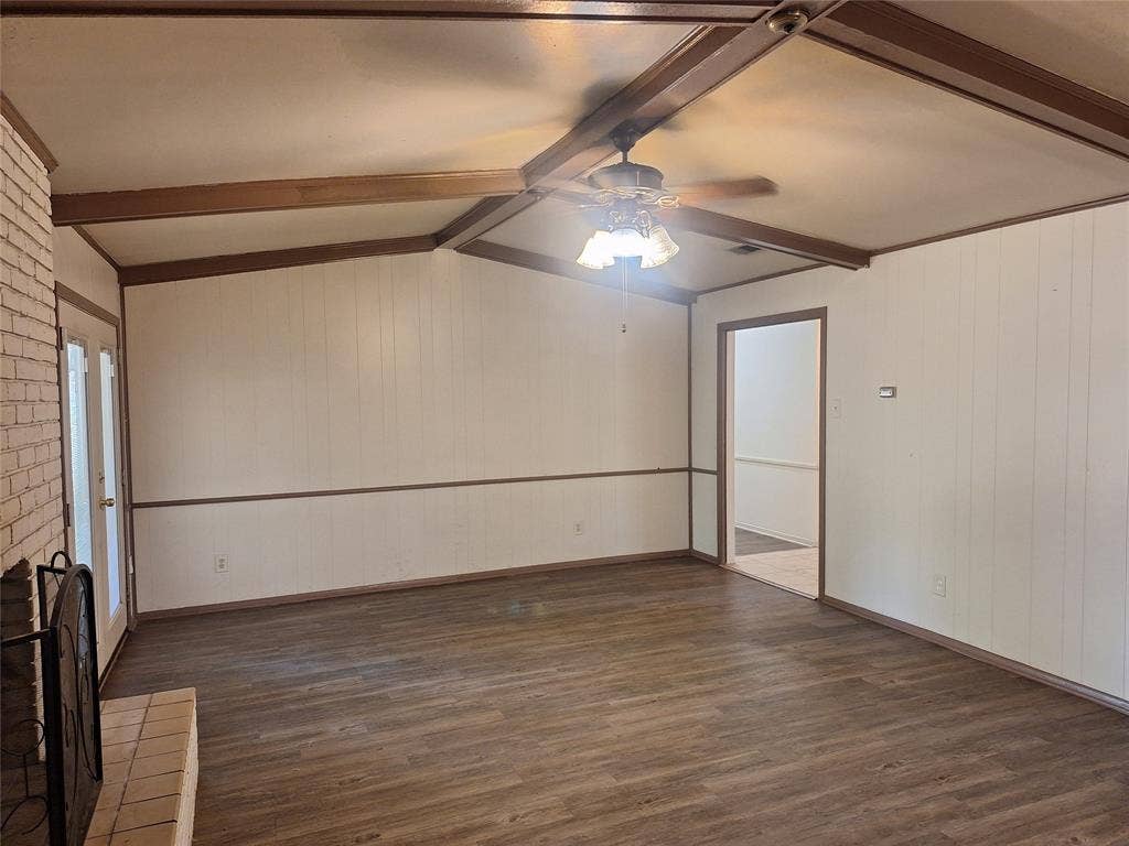 906 Sharpshire Street, Grand Prairie, TX 75050 906 Sharpshire Street, Grand Prairie, TX 75050