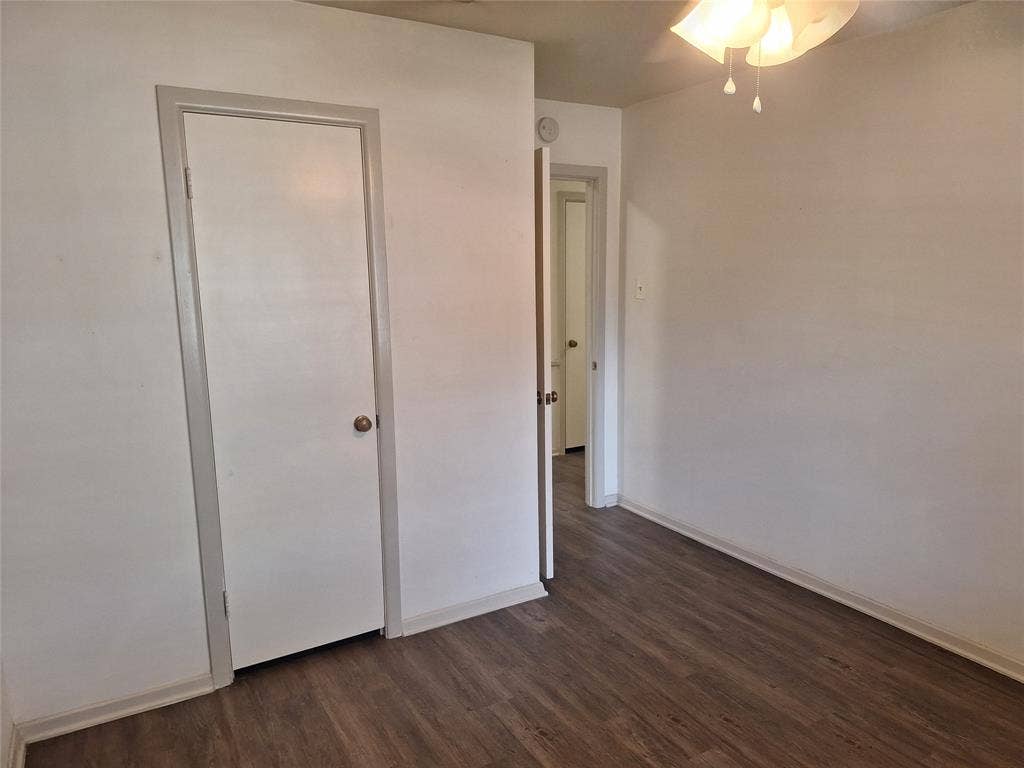 906 Sharpshire Street, Grand Prairie, TX 75050 906 Sharpshire Street, Grand Prairie, TX 75050