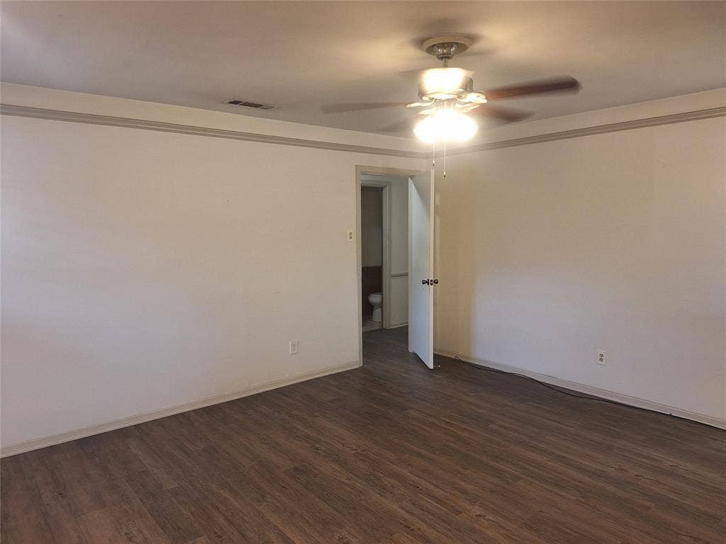 906 Sharpshire Street, Grand Prairie, TX 75050 906 Sharpshire Street, Grand Prairie, TX 75050