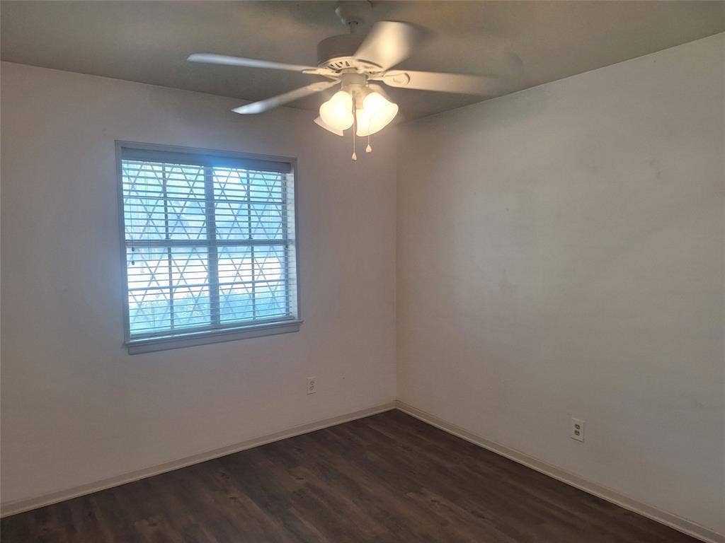 906 Sharpshire Street, Grand Prairie, TX 75050 906 Sharpshire Street, Grand Prairie, TX 75050