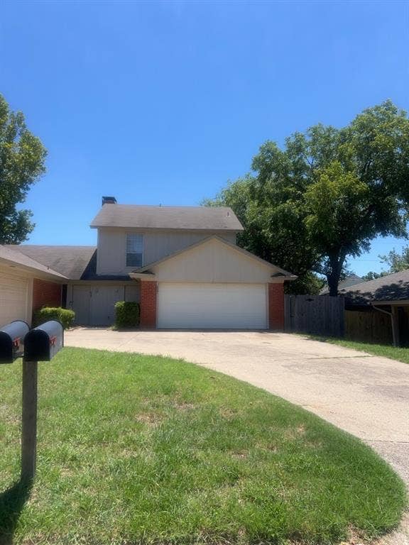 Property photo for 627 Overlook Court, Arlington, TX