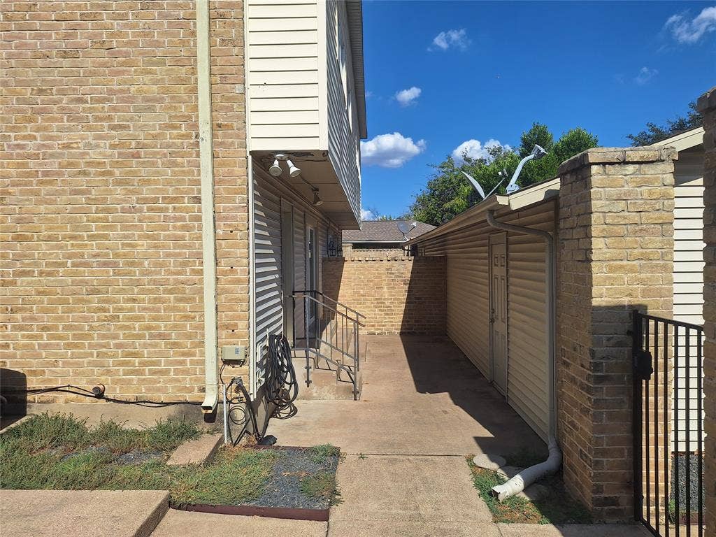 4240 Harvest Hill Road, Dallas, TX 75244 4240 Harvest Hill Road, Dallas, TX 75244