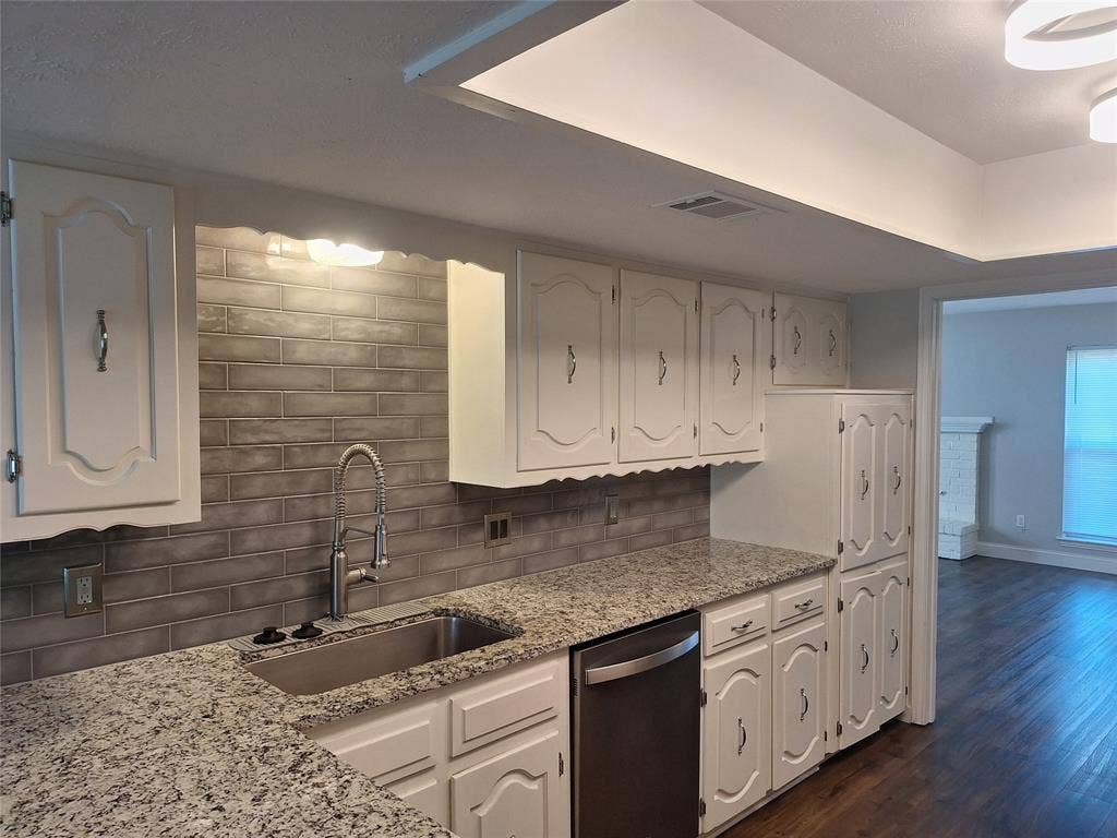4240 Harvest Hill Road, Dallas, TX 75244 4240 Harvest Hill Road, Dallas, TX 75244