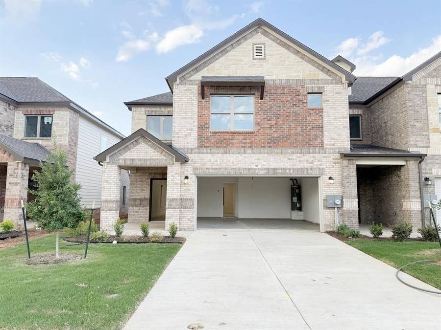 Property photo for 128 Pinkie Holmes Drive, Grand Prairie, TX