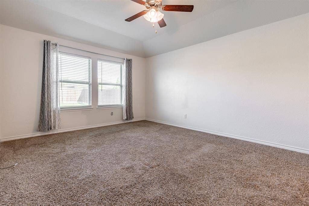 4013 Spur Trail Drive, Denton, TX 76208 4013 Spur Trail Drive, Denton, TX 76208