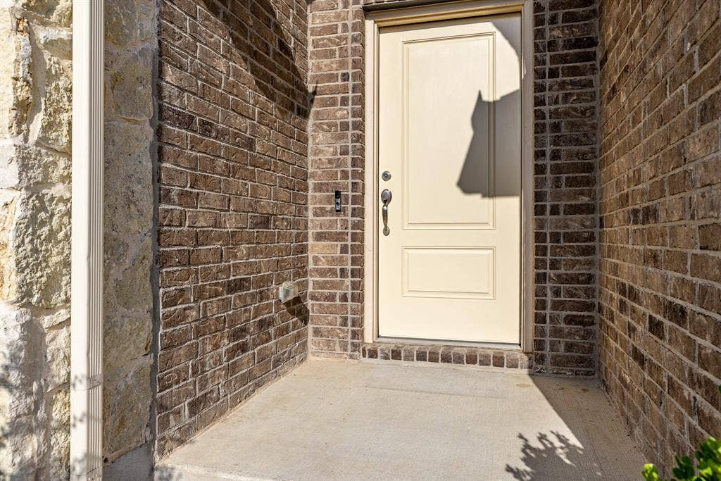 4013 Spur Trail Drive, Denton, TX 76208 4013 Spur Trail Drive, Denton, TX 76208
