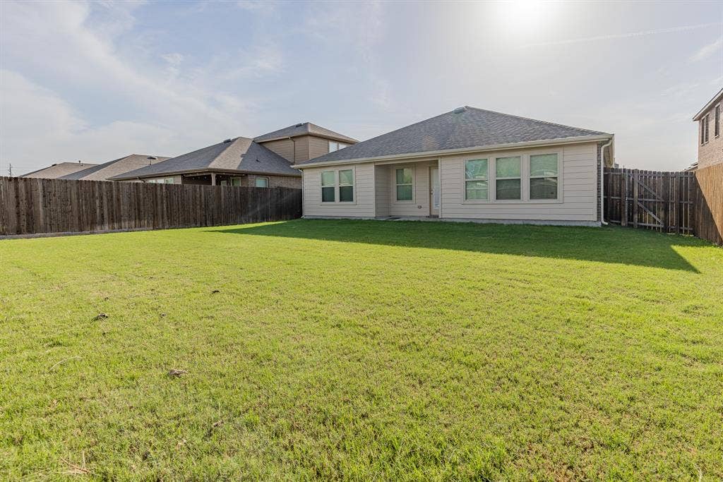 4013 Spur Trail Drive, Denton, TX 76208 4013 Spur Trail Drive, Denton, TX 76208