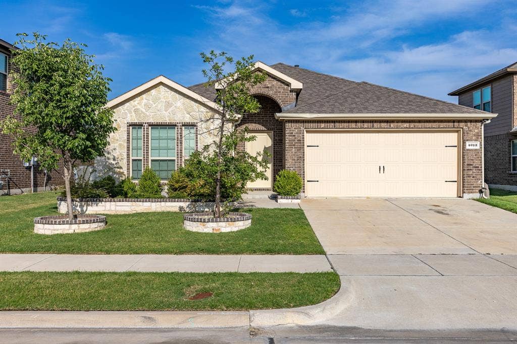 4013 Spur Trail Drive, Denton, TX 76208 4013 Spur Trail Drive, Denton, TX 76208