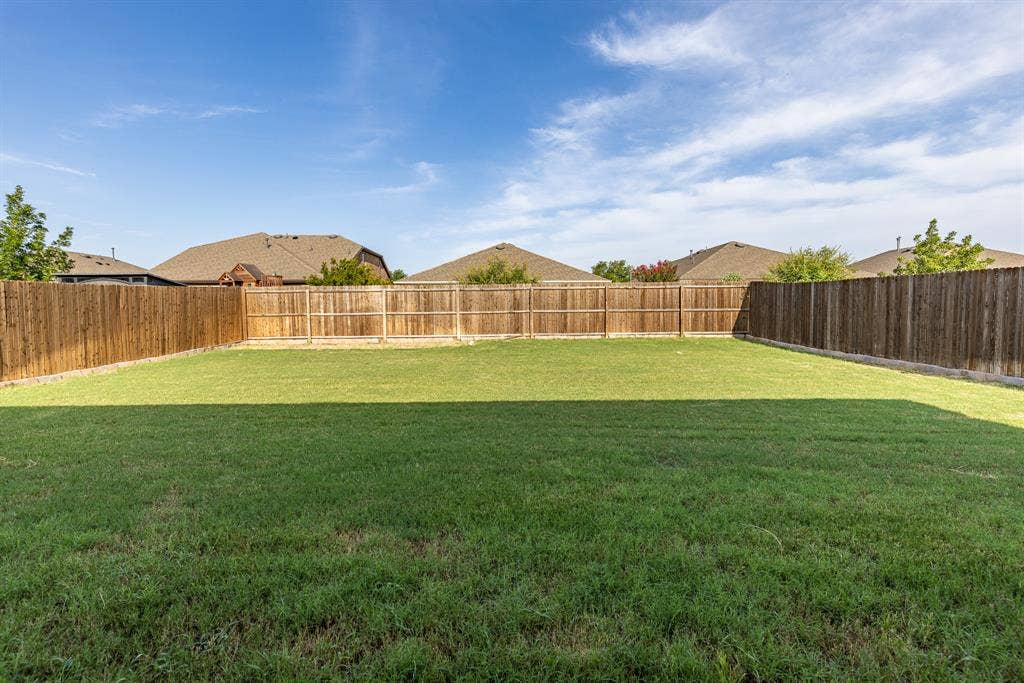 4013 Spur Trail Drive, Denton, TX 76208 4013 Spur Trail Drive, Denton, TX 76208