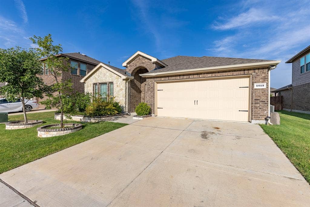 4013 Spur Trail Drive, Denton, TX 76208 4013 Spur Trail Drive, Denton, TX 76208