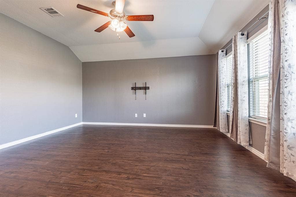 4013 Spur Trail Drive, Denton, TX 76208 4013 Spur Trail Drive, Denton, TX 76208