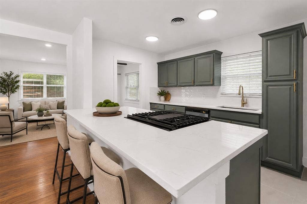 2251 Hartline Drive, Dallas, TX 75228 Quartz counter tops in kitchen