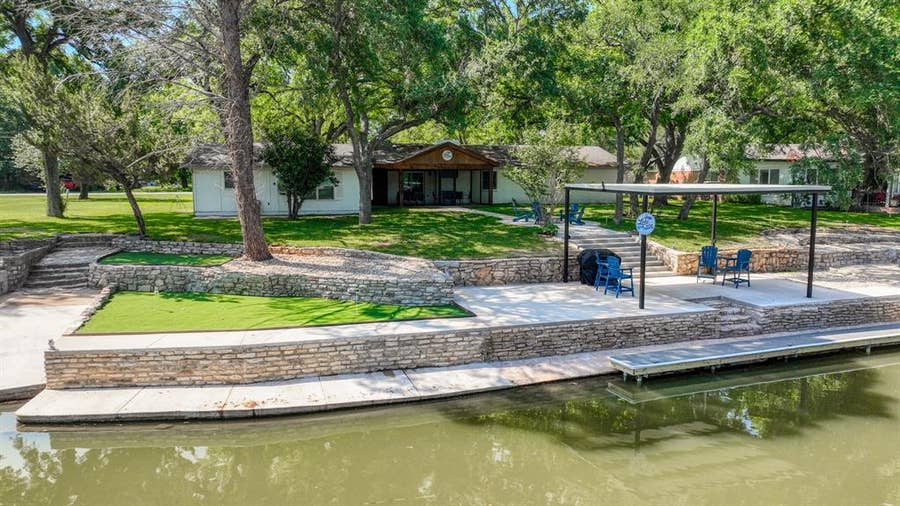 Property photo for 311 Casas Del Sur Street, Granbury, TX