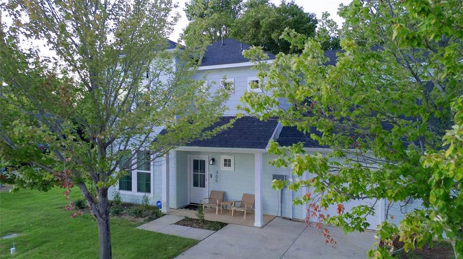 Property photo for 305 Jefferson Street, Arlington, TX