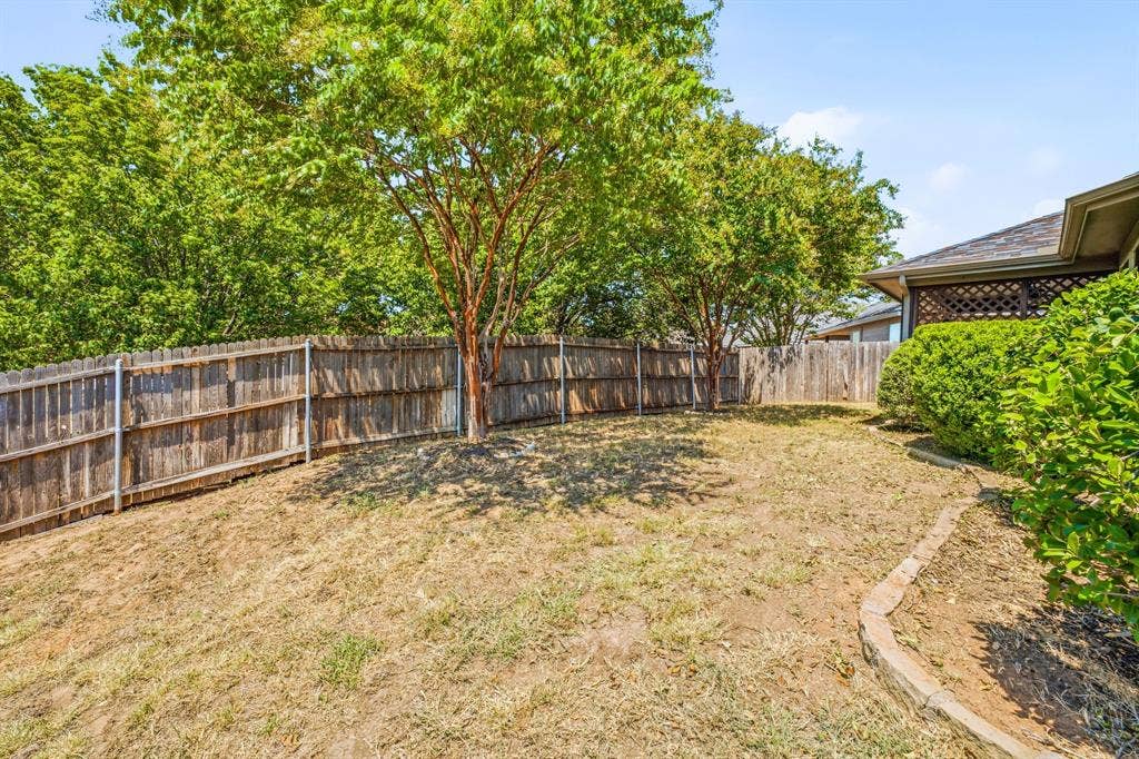 200 Jacinth Lane, Granbury, TX 76049